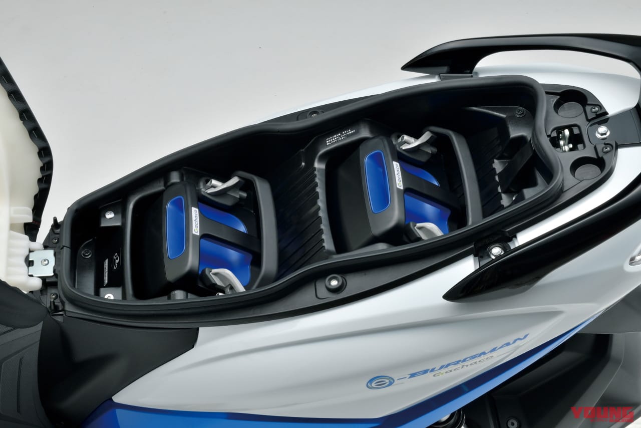 |スズキがJMS2023で電動スクーターや水素エンジン試験車両を展示! 市販車はVストSXやハヤブサが並ぶ【JMS2023】