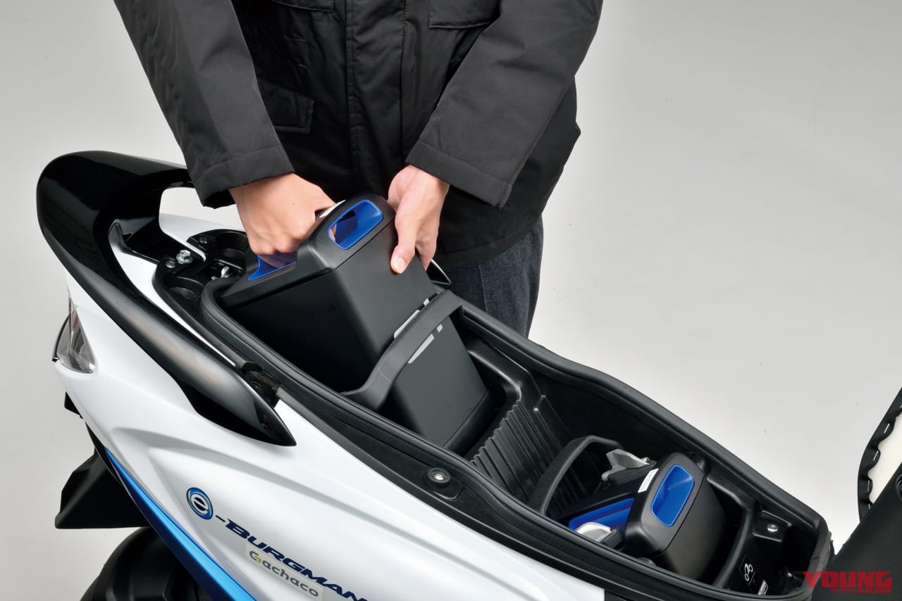 |スズキがJMS2023で電動スクーターや水素エンジン試験車両を展示! 市販車はVストSXやハヤブサが並ぶ【JMS2023】