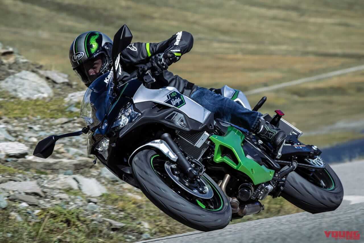 |カワサキ「ニンジャ7 ハイブリッド」爆誕!! モーターサイクル初のストロングハイブリッドを採用、エンジンは451ccツインだ!