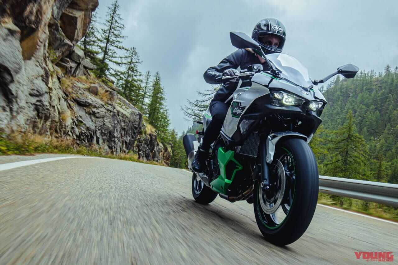|カワサキ「ニンジャ7 ハイブリッド」爆誕!! モーターサイクル初のストロングハイブリッドを採用、エンジンは451ccツインだ!