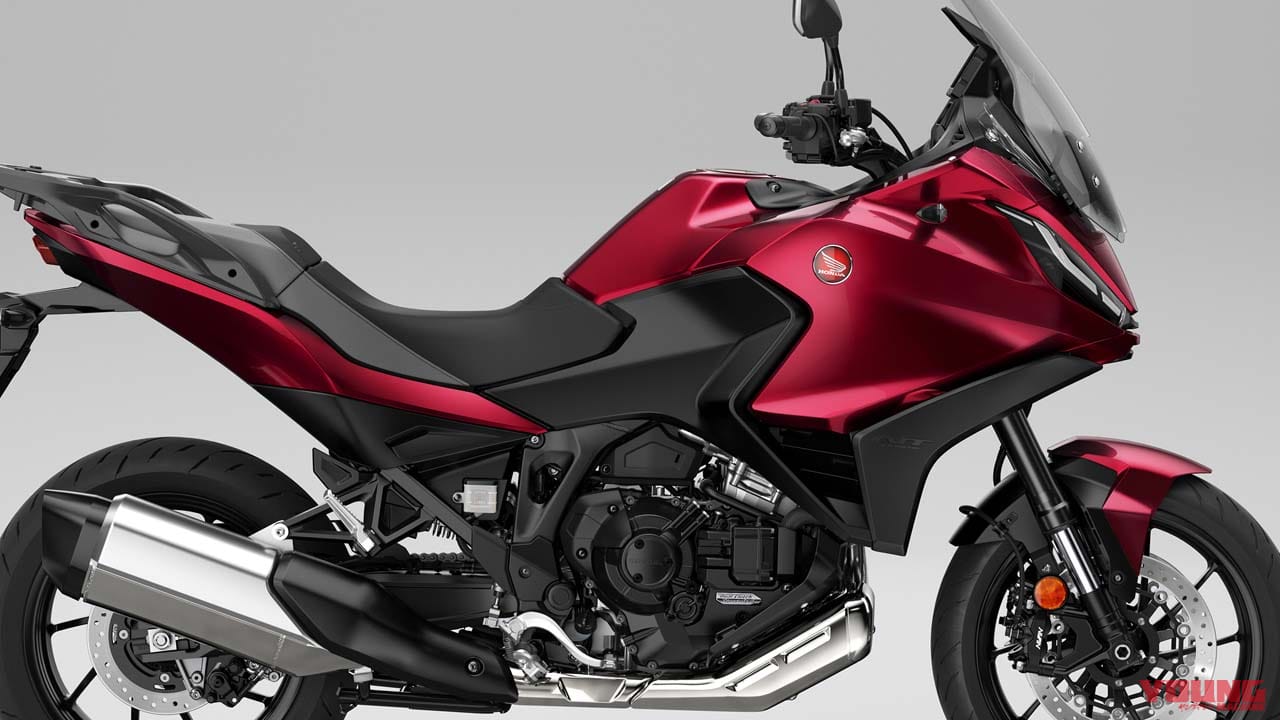 ホンダ「NT1100」にキャンディークロモスフィアレッド登場! 従来のグレーと合わせて全2色に