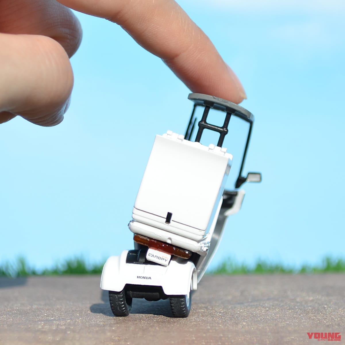 |ボックス着脱可! ホンダ「ジャイロキャノピー」がミニチュアフィギュアで11月下旬に登場