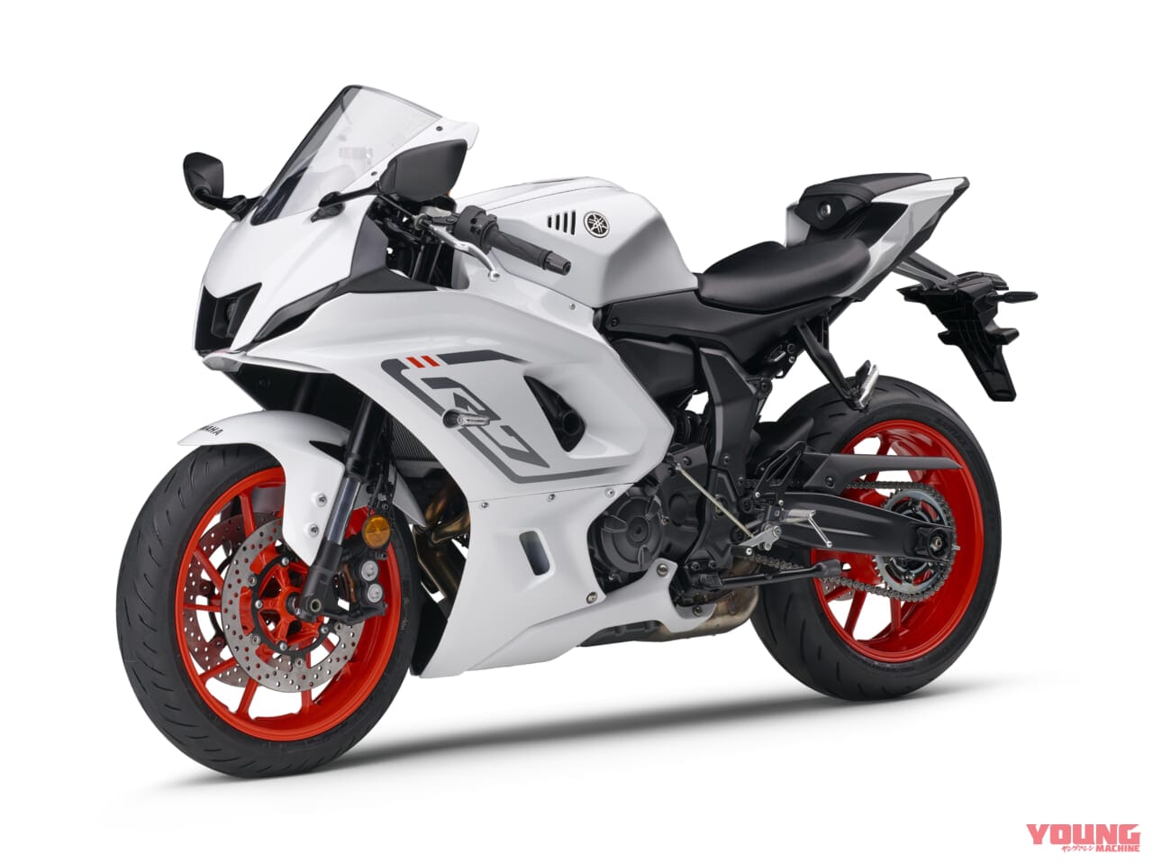 |【SCOOP!!】ハーフかフルか、その両方か?! 好評のスズキGSX-8Sに“カウル付き”が近日登場か