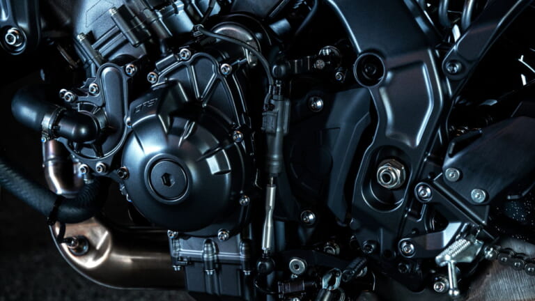 ヤマハ|MT-09|欧州仕様|2024年モデル|ヤマハが新型「MT-09」を発表! “削ぎ落とし”ボディに刷新、メーターや3眼顔も新世代に