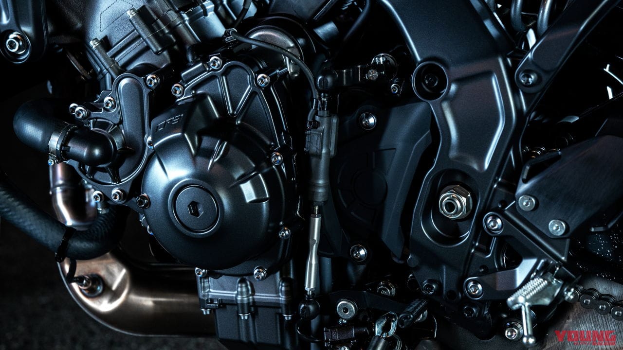 |ヤマハが新型「MT-09」を発表! “削ぎ落とし”ボディに刷新、メーターや3眼顔も新世代に