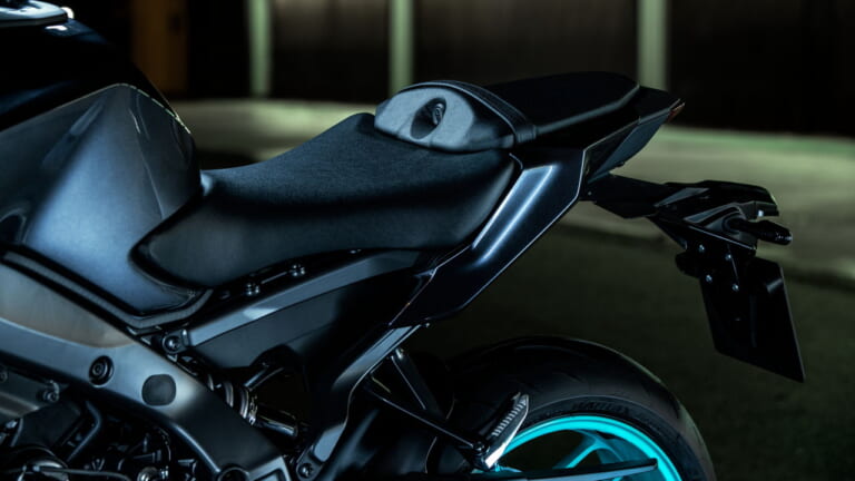 ヤマハ|MT-09|欧州仕様|2024年モデル|ヤマハが新型「MT-09」を発表! “削ぎ落とし”ボディに刷新、メーターや3眼顔も新世代に