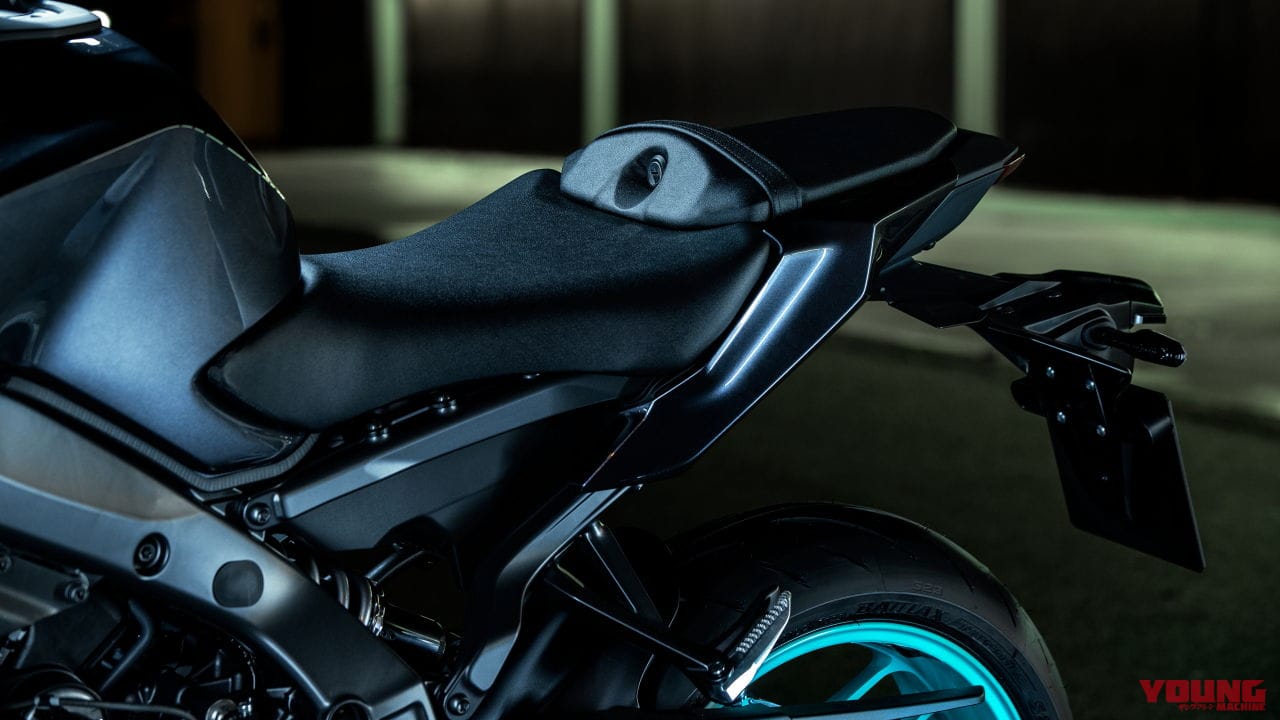 |ヤマハが新型「MT-09」を発表! “削ぎ落とし”ボディに刷新、メーターや3眼顔も新世代に