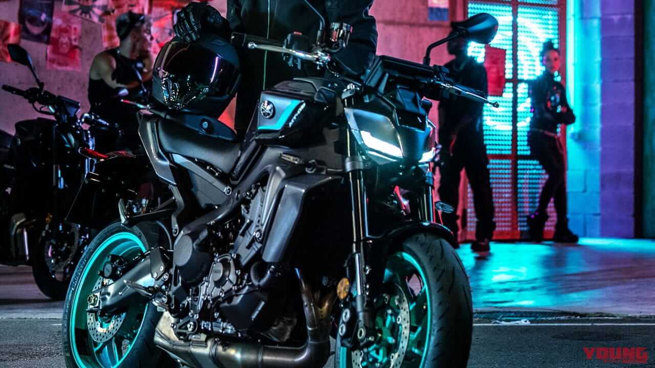 ヤマハが新型「MT-09」を発表! “削ぎ落とし”ボディに刷新、メーターや3眼顔も新世代に