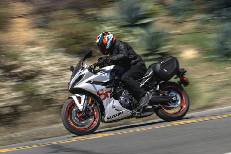 スズキ|GSX-8R|2024新型スズキGSX-8Rが初披露【GSX-8Sの派生型となる新型フルカウルスポーツ|EICMAミラノショー】
