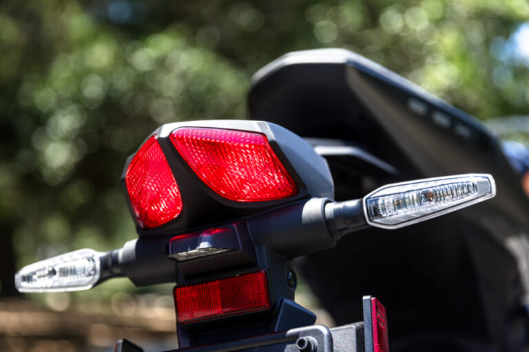スズキ|GSX-8R|2024新型スズキGSX-8Rが初披露【GSX-8Sの派生型となる新型フルカウルスポーツ|EICMAミラノショー】