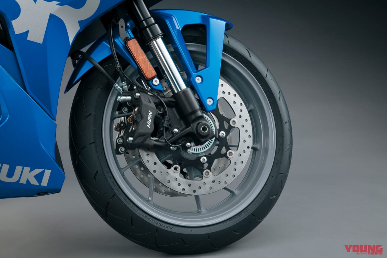 SUZUKI GSX-8R|2024新型スズキGSX-8Rが初披露【GSX-8Sの派生型となる新型フルカウルスポーツ|EICMAミラノショー】