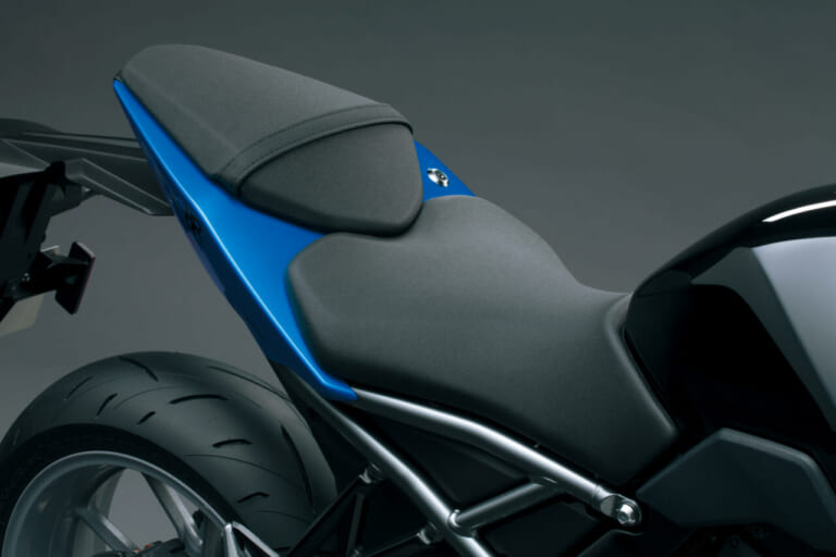 スズキ|GSX-8R|2024新型スズキGSX-8Rが初披露【GSX-8Sの派生型となる新型フルカウルスポーツ|EICMAミラノショー】
