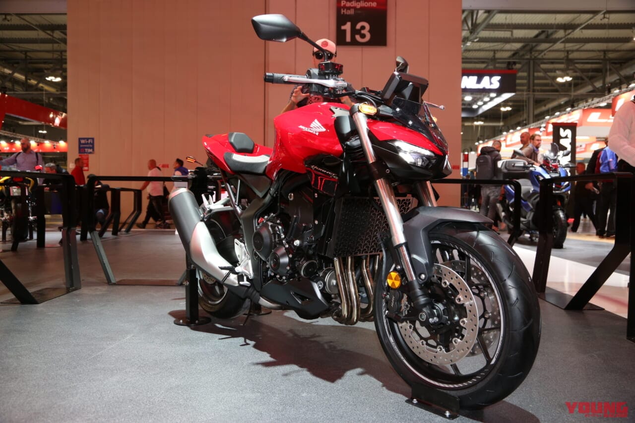 ホンダ|CB1000ホーネット|2024新型ホンダCB1000ホーネットのレッドを現地会場から補足!! 写真中心でお届けします【EICMAミラノショー】