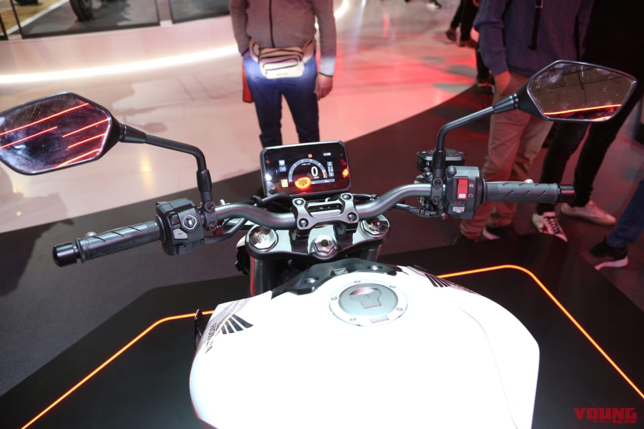 ホンダ|CB1000ホーネット|2024新型ホンダCB1000ホーネットのレッドを現地会場から補足!! 写真中心でお届けします【EICMAミラノショー】