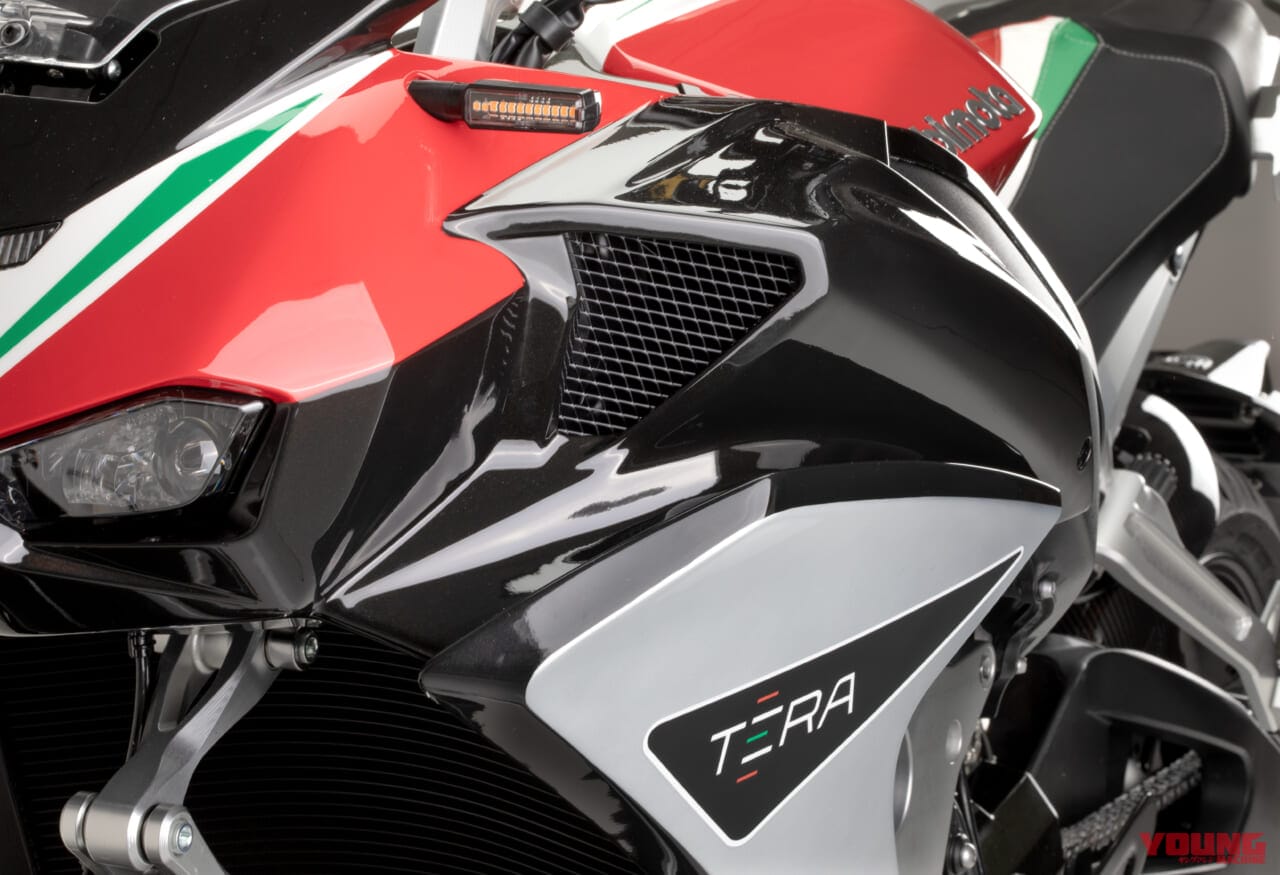 ビモータ|テラ|2024新型ビモータ テラ(TERA)登場【ハブセンターステア+スーパーチャージャーで世界最速のクロスオーバー?! |EICMAミラノショーREPORT】