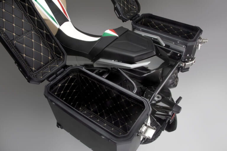 ビモータ|テラ|2024新型ビモータ テラ(TERA)登場【ハブセンターステア+スーパーチャージャーで世界最速のクロスオーバー?! |EICMAミラノショーREPORT】