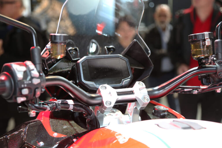 ビモータ|テラ|2024新型ビモータ テラ(TERA)登場【ハブセンターステア+スーパーチャージャーで世界最速のクロスオーバー?! |EICMAミラノショーREPORT】