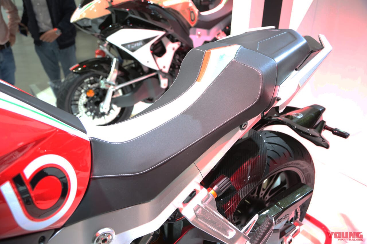 ビモータ|テラ|2024新型ビモータ テラ(TERA)登場【ハブセンターステア+スーパーチャージャーで世界最速のクロスオーバー?! |EICMAミラノショーREPORT】