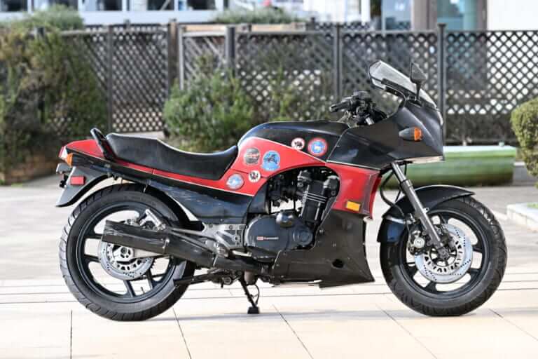 カワサキ|GPZ900R|トップガン・マーヴェリック|2024新型カワサキ ニンジャ650/1000SXに“ニンジャ誕生40周年記念カラー”が登場 【これが“離陸に備えよ”への答えなのか?! |EICMAミラノショー】