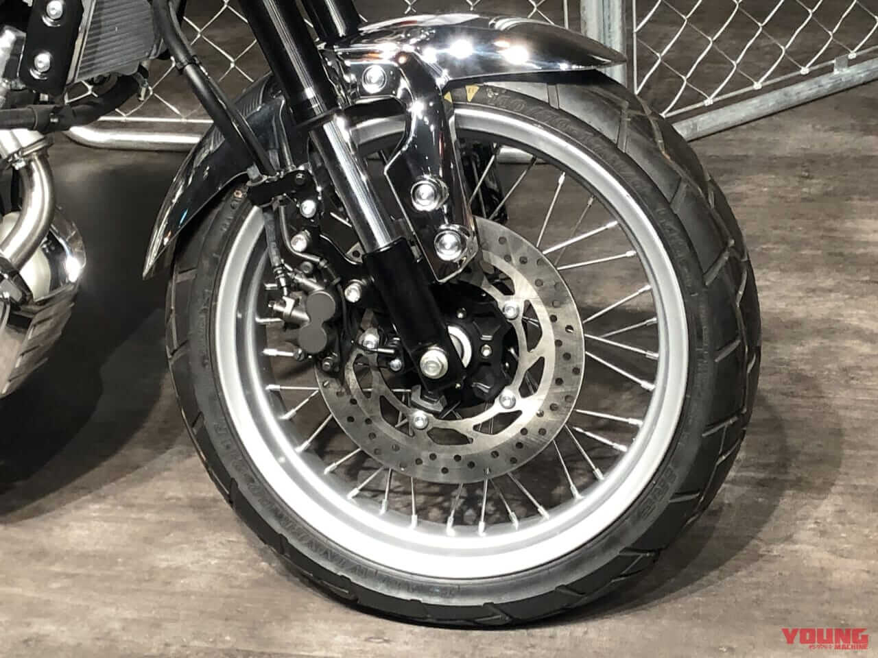 ヤマハXSR125|FREAK’S STORE|ヤマハXSR125のギラギラメッキ仕様が登場!! アパレルブランドとのコラボカスタムモデル