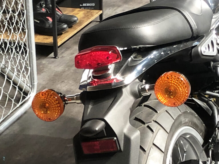 ヤマハXSR125|FREAK’S STORE|ヤマハXSR125のギラギラメッキ仕様が登場!! アパレルブランドとのコラボカスタムモデル