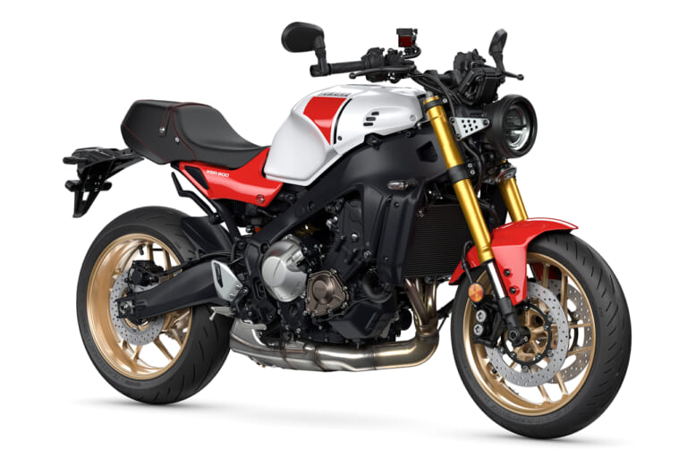 ヤマハ|XSR900|2024モデル|レジェンドレッド|まさかのローソンレプリカ?! 欧州ヤマハが2024年型XSR900(=GPじゃない方)を発表!!