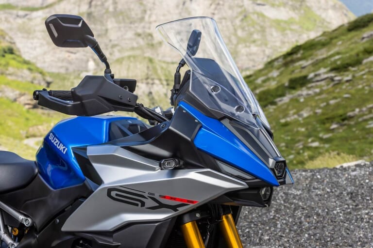 スズキGSX-S1000GX(2024欧州モデル)|メタリックトリトンブルー|2024新型スズキGSX-S1000GXが欧州で鮮烈デビュー【電子制御の足長クロスオーバー|EICMAミラノショー】