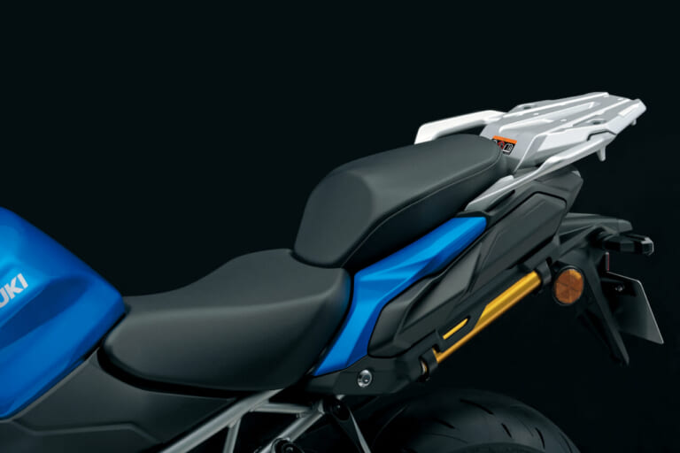 スズキGSX-S1000GX(2024欧州モデル)|シート|2024新型スズキGSX-S1000GXが欧州で鮮烈デビュー【電子制御の足長クロスオーバー|EICMAミラノショー】