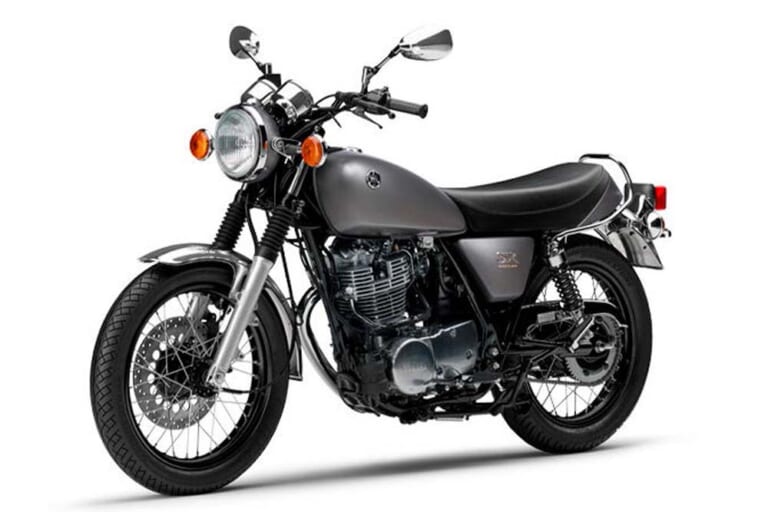 ヤマハ|SR400|タイ仕様|どっこい生きてたSR400ゥ! 生誕45周年の2023年モデル、ニューカラーはマットグレーとホワイトの2色だ!【海外】