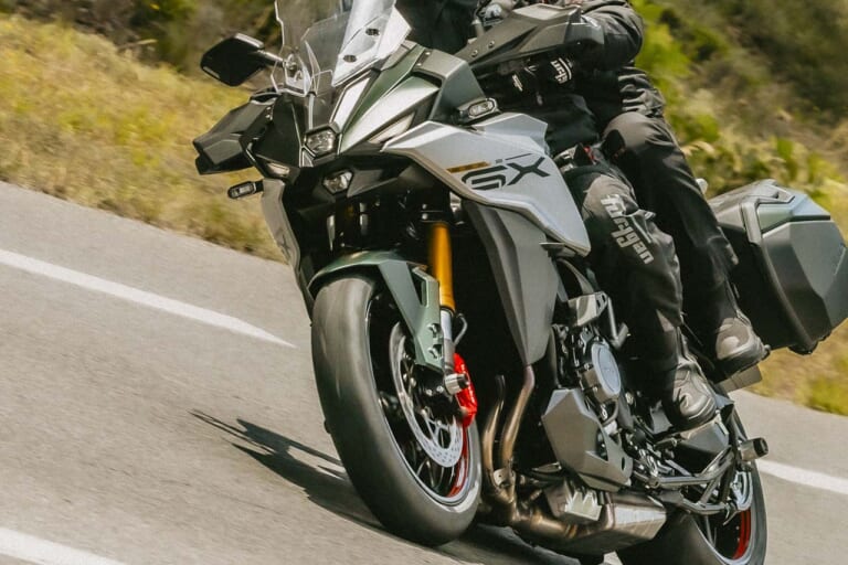 日本では180万円前後になる?! スズキの新型車「GSX-S1000GX」の価格が欧州＆北米で発表！