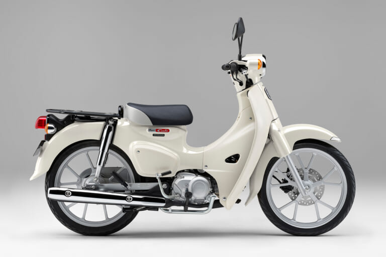 2024 HONDA CROSS CUB110 クラシカルホワイト|ホンダ スーパーカブ110/プロ〈いま国内で買える新型バイクカタログ|原付二種(125-51cc)〉