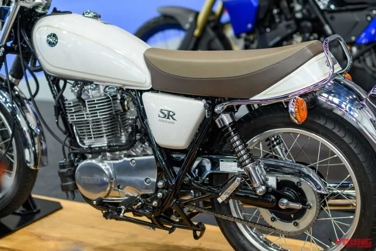 |どっこい生きてたSR400ゥ! 生誕45周年の2023年モデル、ニューカラーはマットグレーとホワイトの2色だ!【海外】