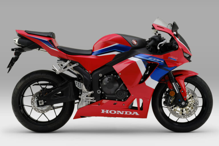 Honda|CBR600RR|従来型|クイックシフターを標準装備し、なんと値下げも!ホンダ新型「CBR600RR」国内正式発表、2024年2月に発売だ!