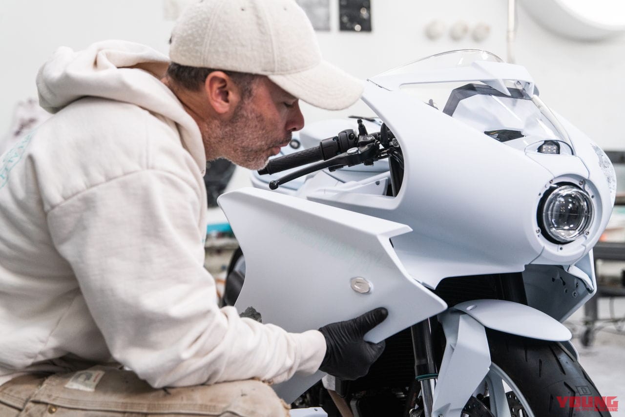 ｜【超限定車】動くアート彫刻！ MVアグスタ「スーパーヴェローチェ アーシャム」わずか6台を制作、アート展に出品