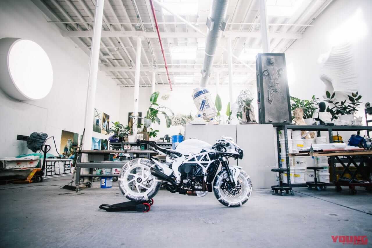 ｜【超限定車】動くアート彫刻！ MVアグスタ「スーパーヴェローチェ アーシャム」わずか6台を制作、アート展に出品