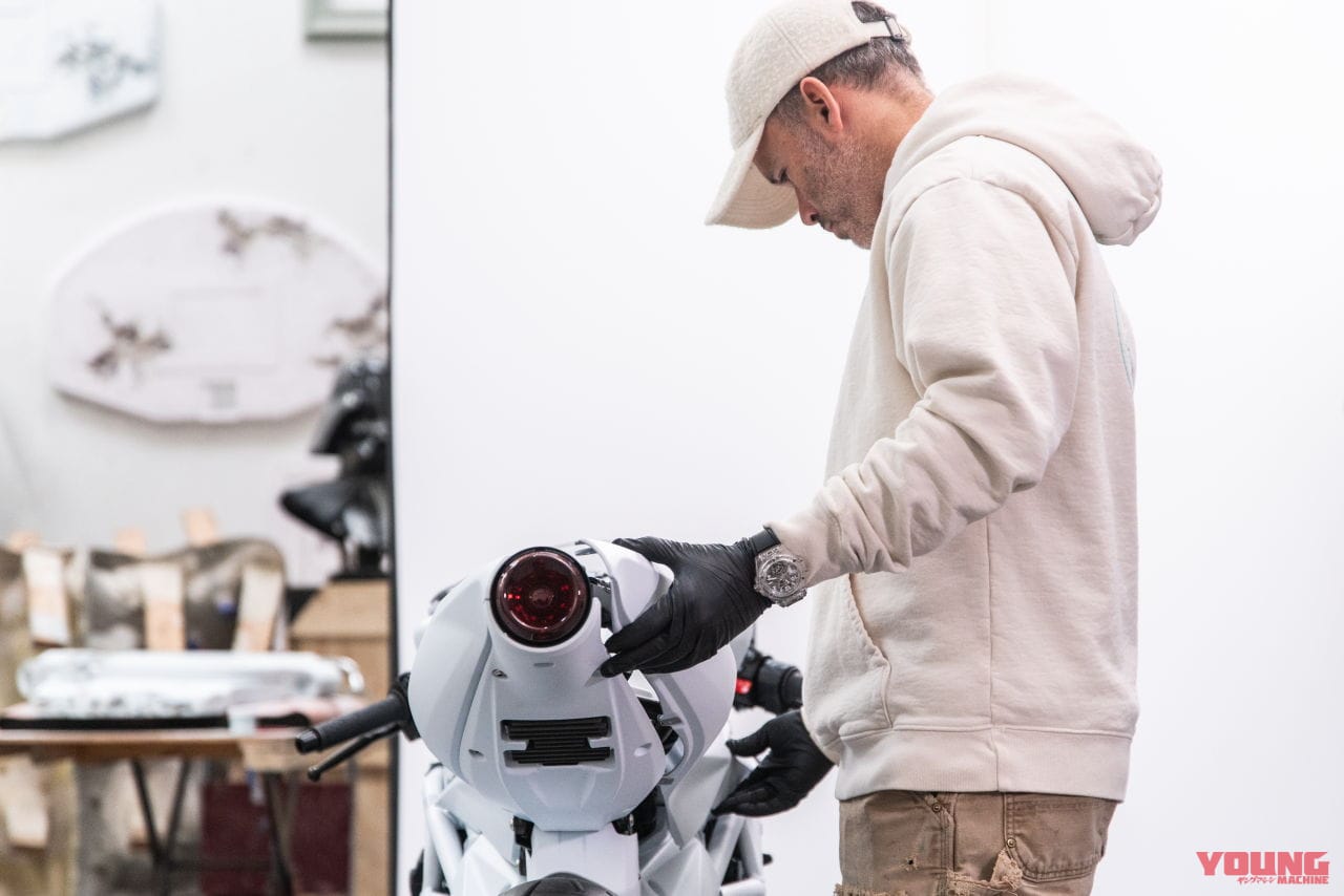 ｜【超限定車】動くアート彫刻！ MVアグスタ「スーパーヴェローチェ アーシャム」わずか6台を制作、アート展に出品