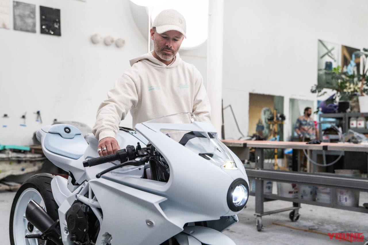 ｜【超限定車】動くアート彫刻！ MVアグスタ「スーパーヴェローチェ アーシャム」わずか6台を制作、アート展に出品