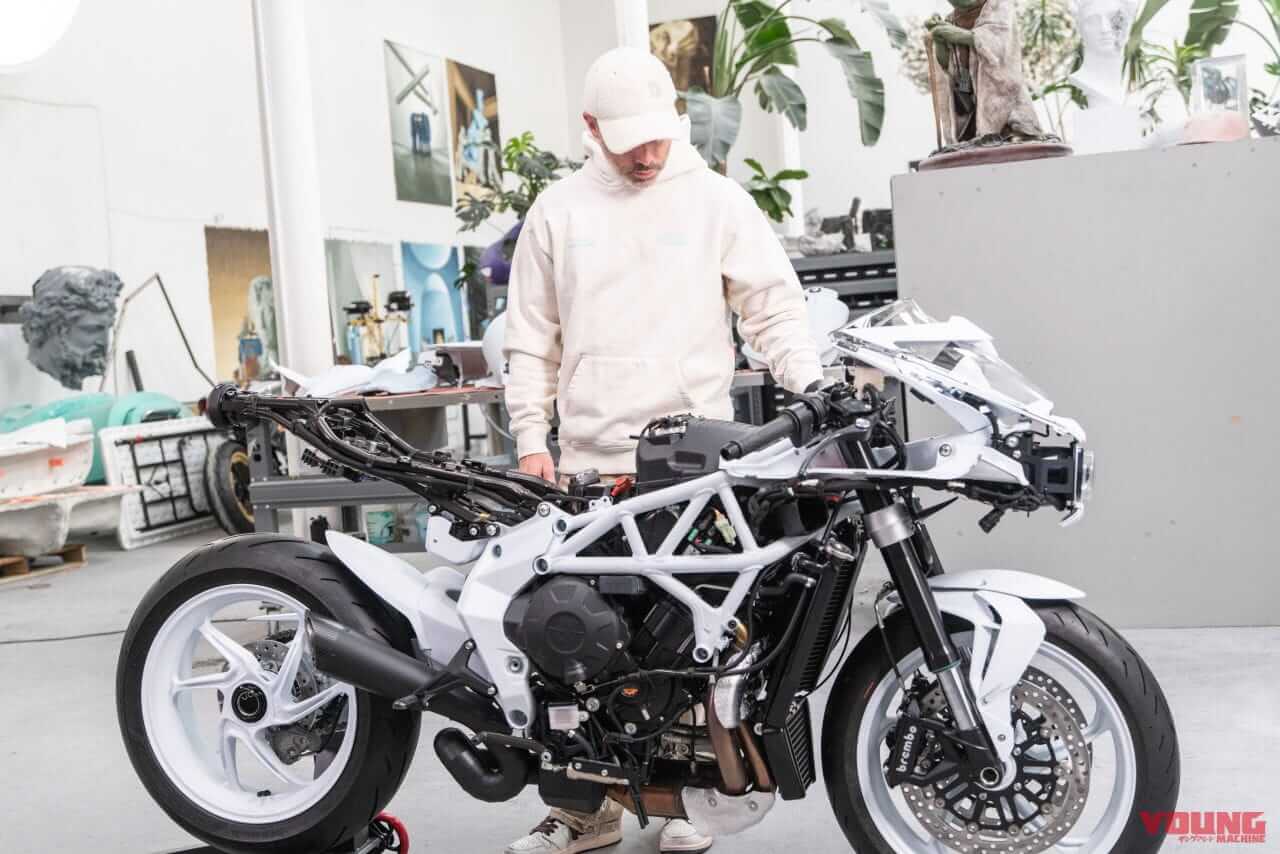 |【超限定車】動くアート彫刻! MVアグスタ「スーパーヴェローチェ アーシャム」わずか6台を制作、アート展に出品