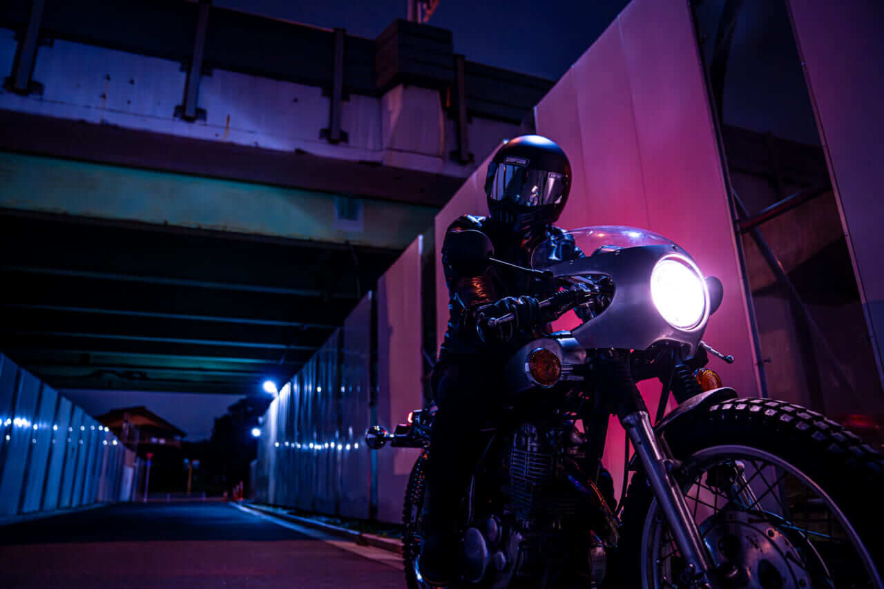 SIMPSON(シンプソン)M30|【映画人的ヘルメットレビュー】SIMPSON M30はダークヒーロー気分にひたれる、クラシックでちょいワル風なフルフェイスだ!