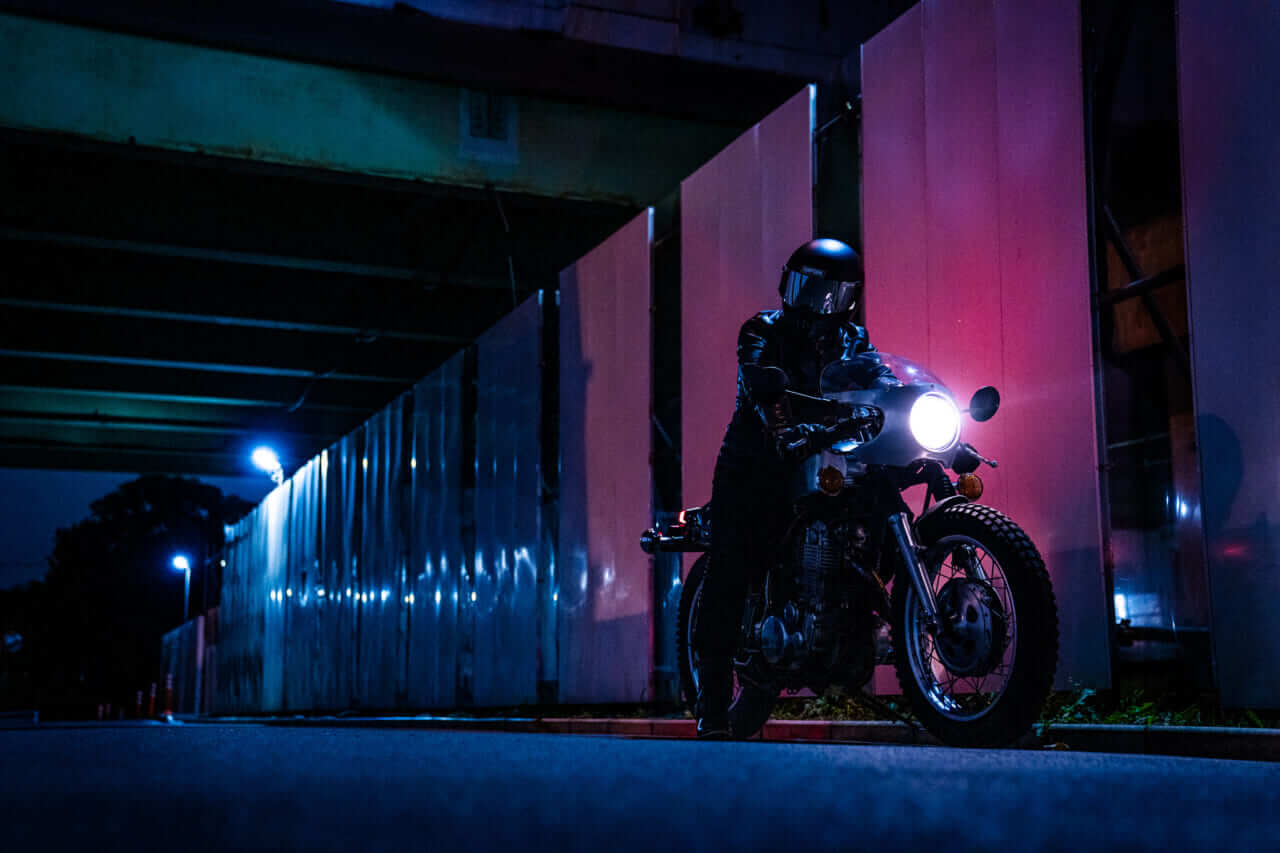 SIMPSON(シンプソン)M30|【映画人的ヘルメットレビュー】SIMPSON M30はダークヒーロー気分にひたれる、クラシックでちょいワル風なフルフェイスだ!
