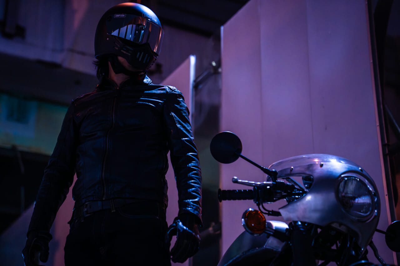 SIMPSON(シンプソン)M30|【映画人的ヘルメットレビュー】SIMPSON M30はダークヒーロー気分にひたれる、クラシックでちょいワル風なフルフェイスだ!