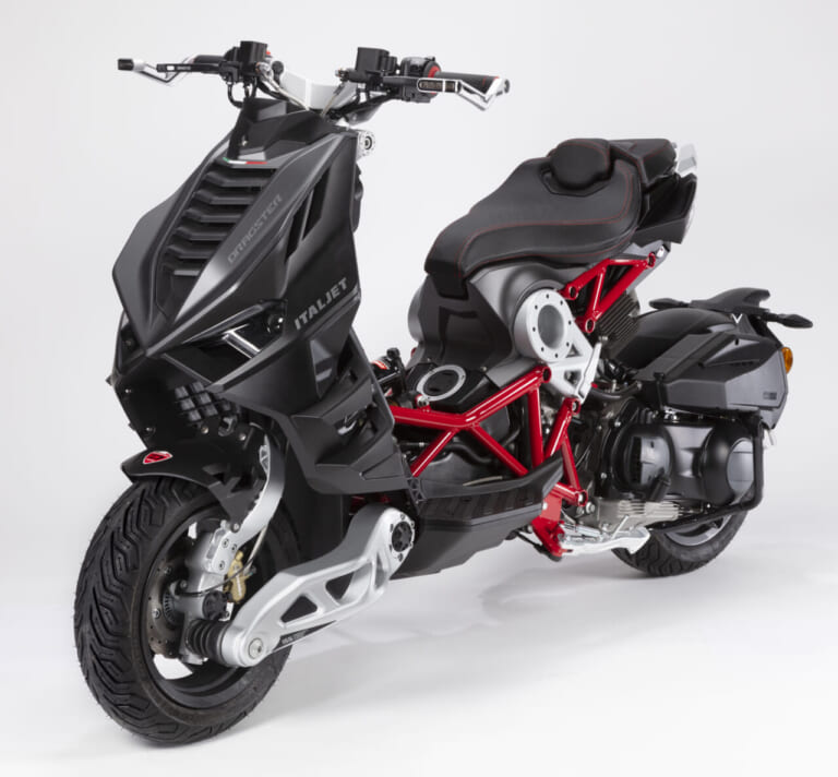 イタルジェット|ドラッグスター300|【2025年2月版】シート高780mm以下の400ccバイク11選! 地面に足が着くのはやっぱり安心