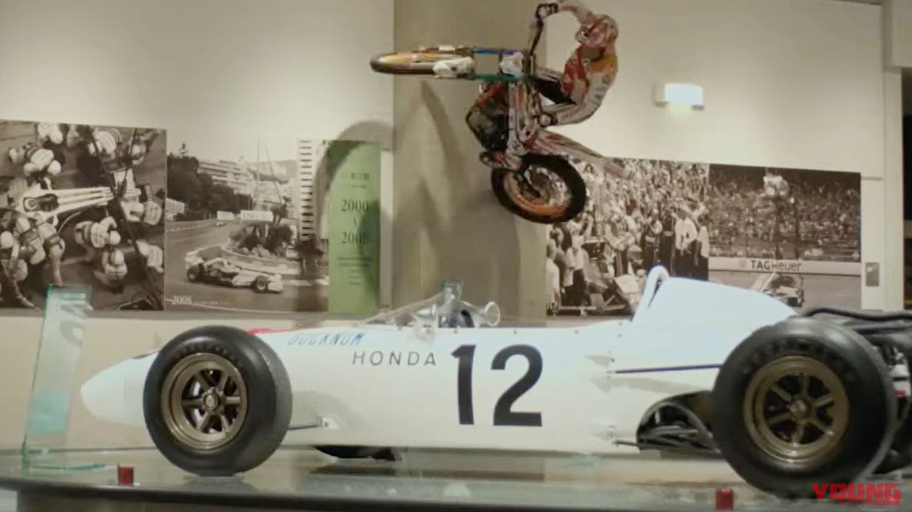 ホンダの超貴重な機械遺産のすぐ横をバイクで飛ぶ! 跳ねる! リニューアル前のホンダコレクションホール館内を藤波貴久が爆走