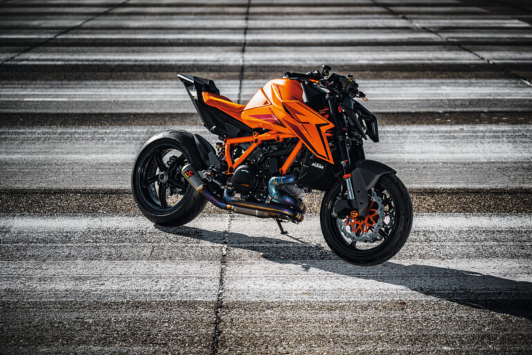 KTM 1390 SUPER DUKE R EVO|排気量は1350ccに!! KTMの超ネイキッド「1390 スーパーデューク」誕生!
