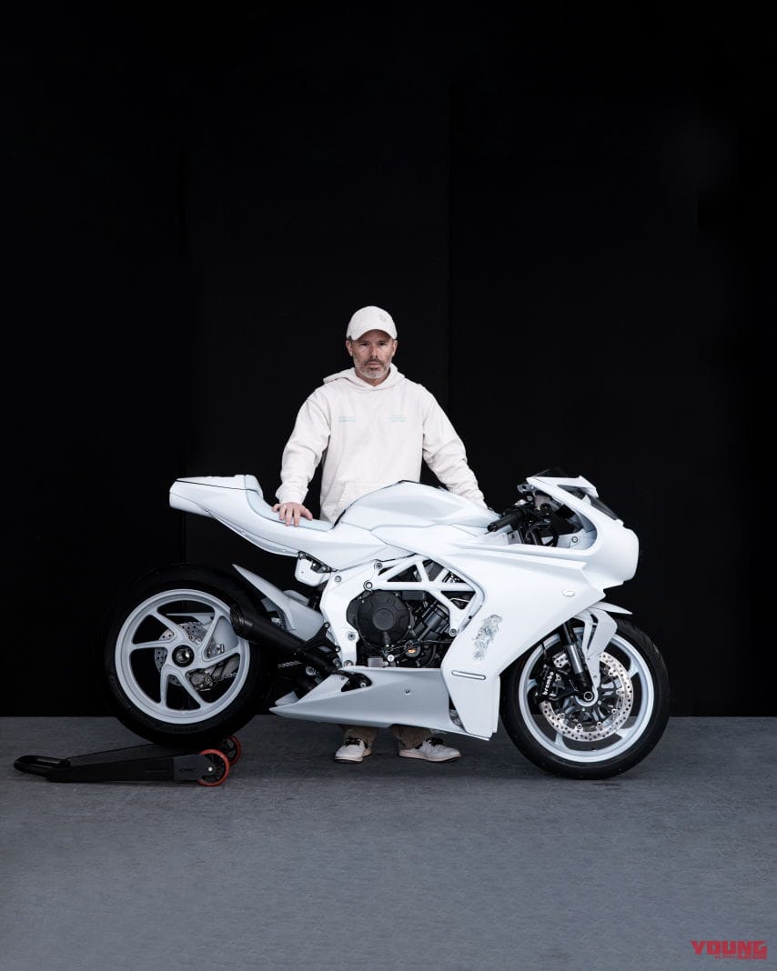 ｜【超限定車】動くアート彫刻！ MVアグスタ「スーパーヴェローチェ アーシャム」わずか6台を制作、アート展に出品