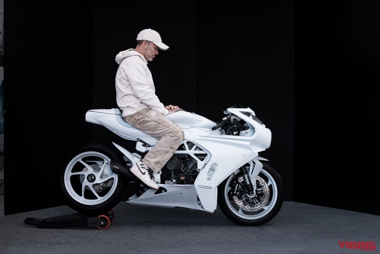 ｜【超限定車】動くアート彫刻！ MVアグスタ「スーパーヴェローチェ アーシャム」わずか6台を制作、アート展に出品