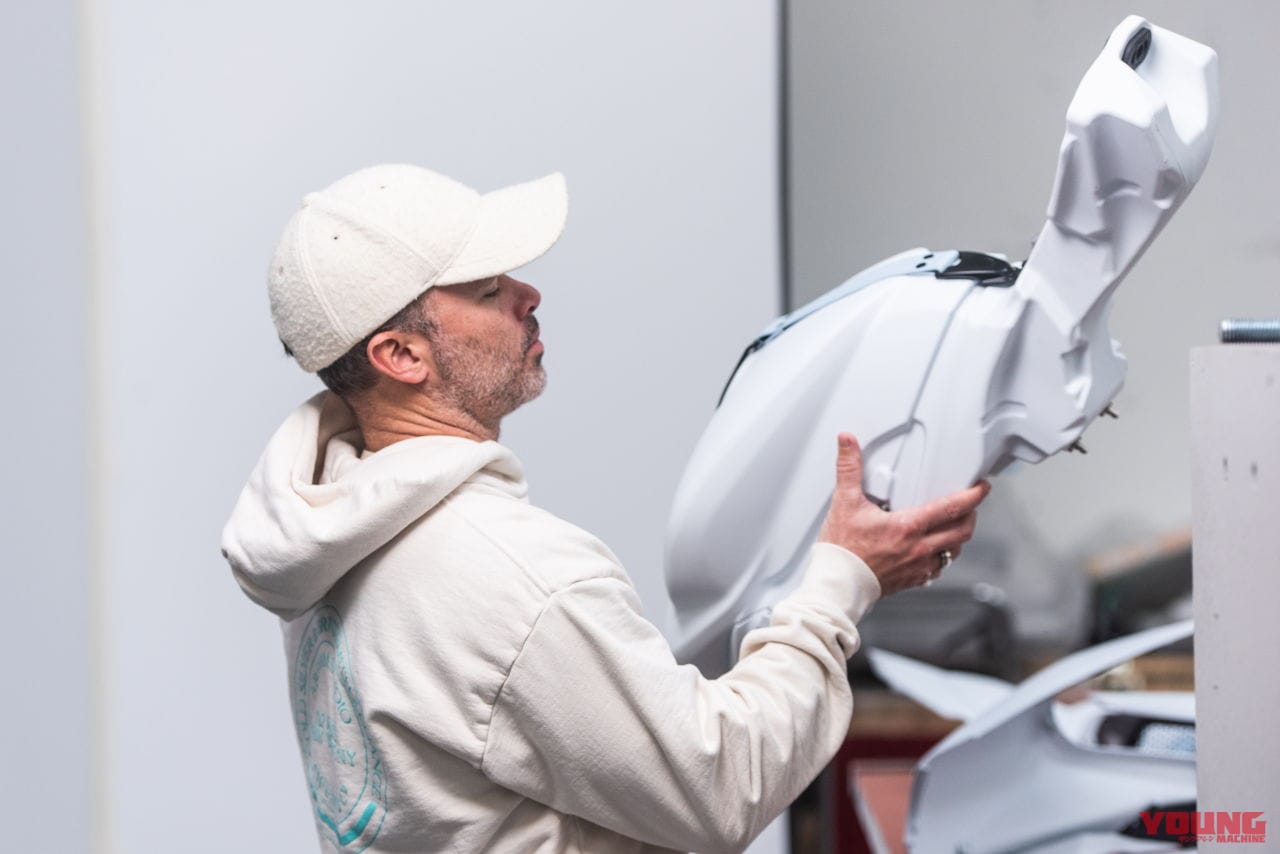 ｜【超限定車】動くアート彫刻！ MVアグスタ「スーパーヴェローチェ アーシャム」わずか6台を制作、アート展に出品