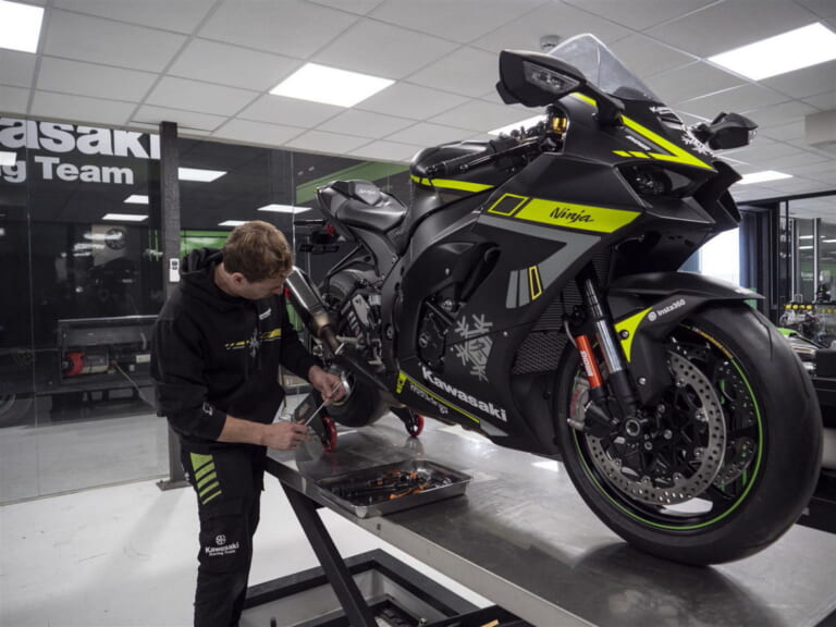 カワサキ|ニンジャZX-10RRウィンターテストエディション|限定モデル|【限定25台】欧州カワサキが「ニンジャZX-10R/RR」のウィンターテストエディションを製作! 購入者には特典も