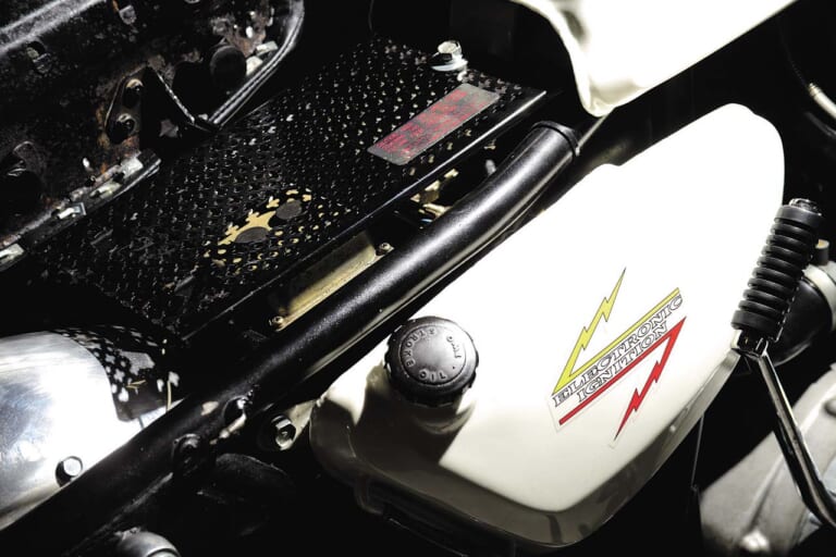 カワサキ|500SS マッハIII|世界一を奪取! 日本の4大メーカーが駆け抜けた50年──日本の名車100選【昭和44~48年編】