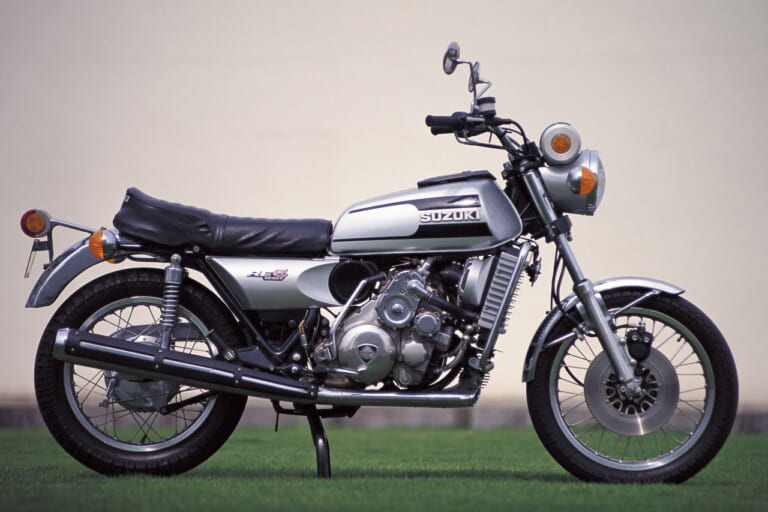 suzuki|RE-5|1974|ロータリー、水平対向、6気筒まで!! 世界一からさらに上を目指した──日本の名車100選【昭和49~54年編】